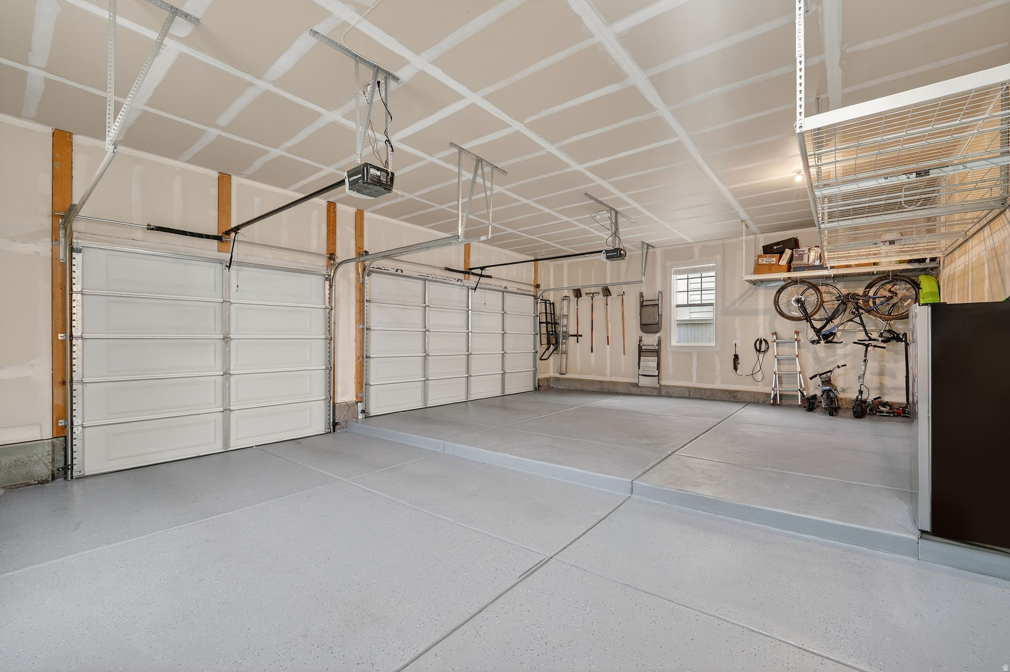 DAYBREAK - Residential