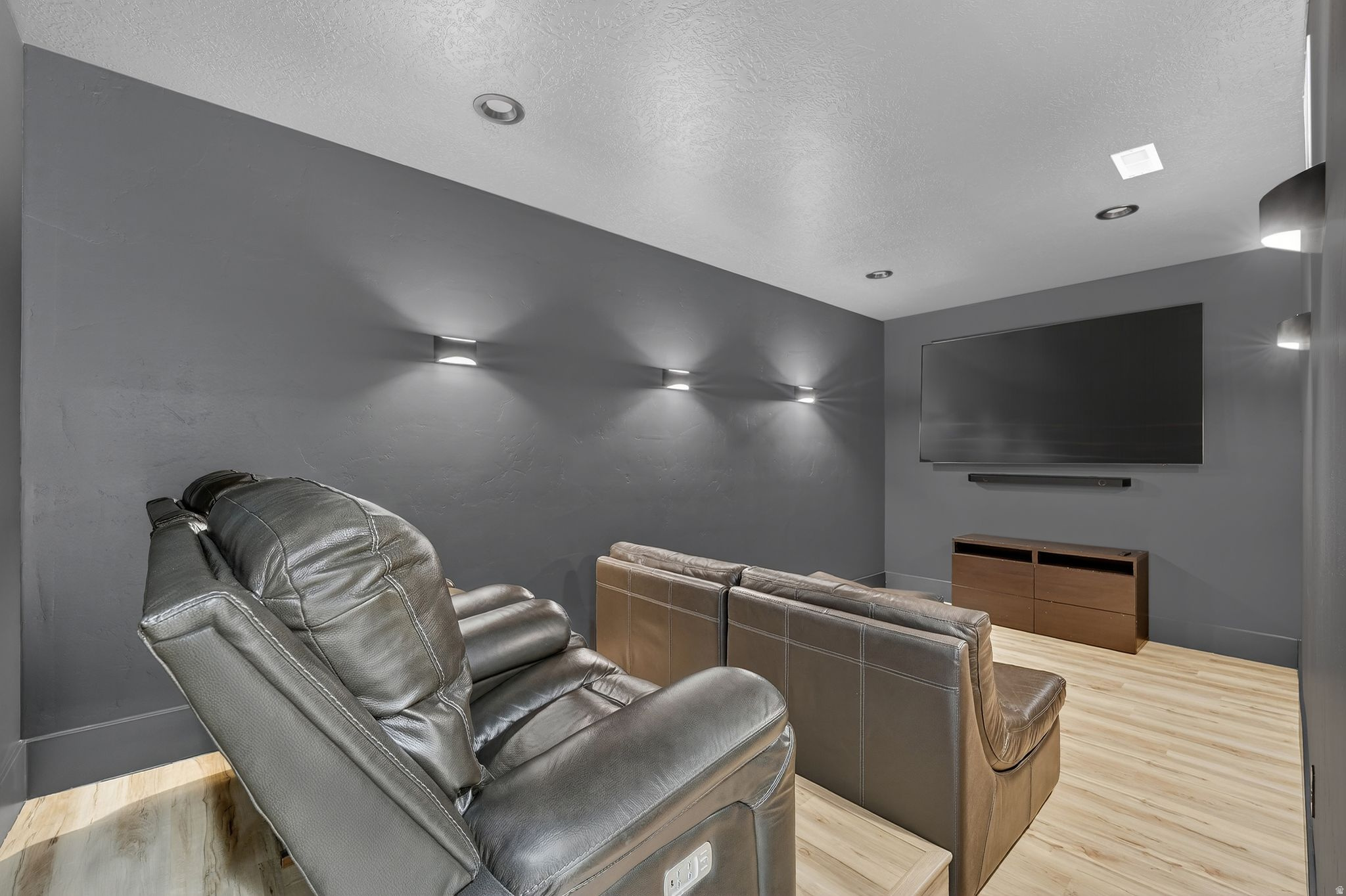 DAYBREAK - Residential