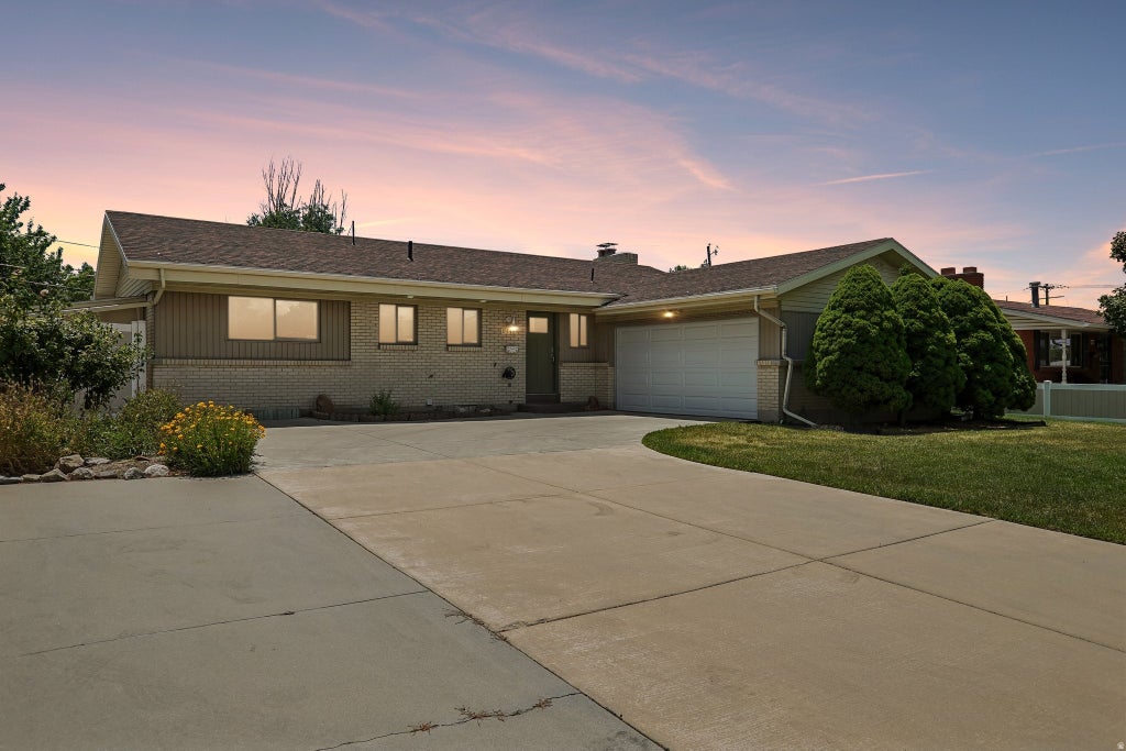 Photo of 1134 E MANOR CIR, Salt Lake City, UT 84124 (MLS # 2169170)