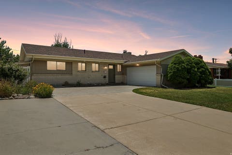 Photo of 1134 E MANOR CIR, Salt Lake City, UT 84124 (MLS # 2169170)