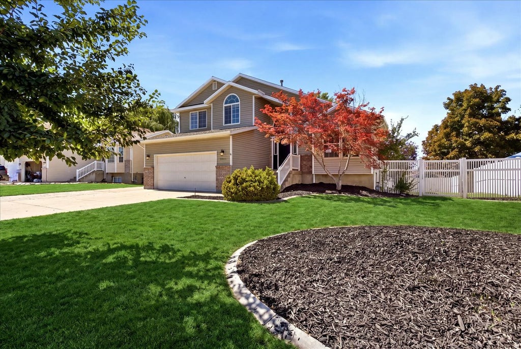 Photo of 2041 N 750 W, Clinton, UT 84015 (MLS # 2183837)