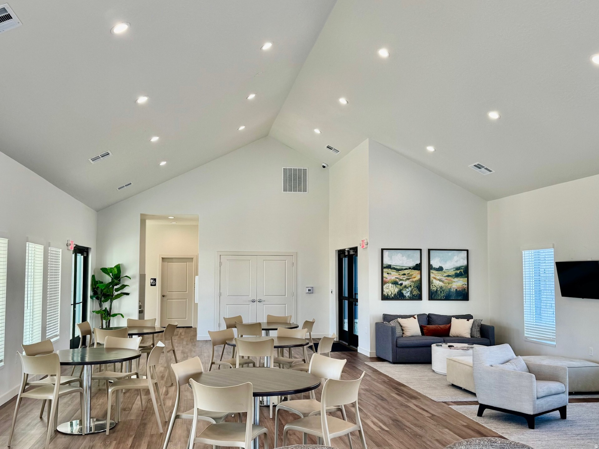 PROMINENCE POINT - Residential