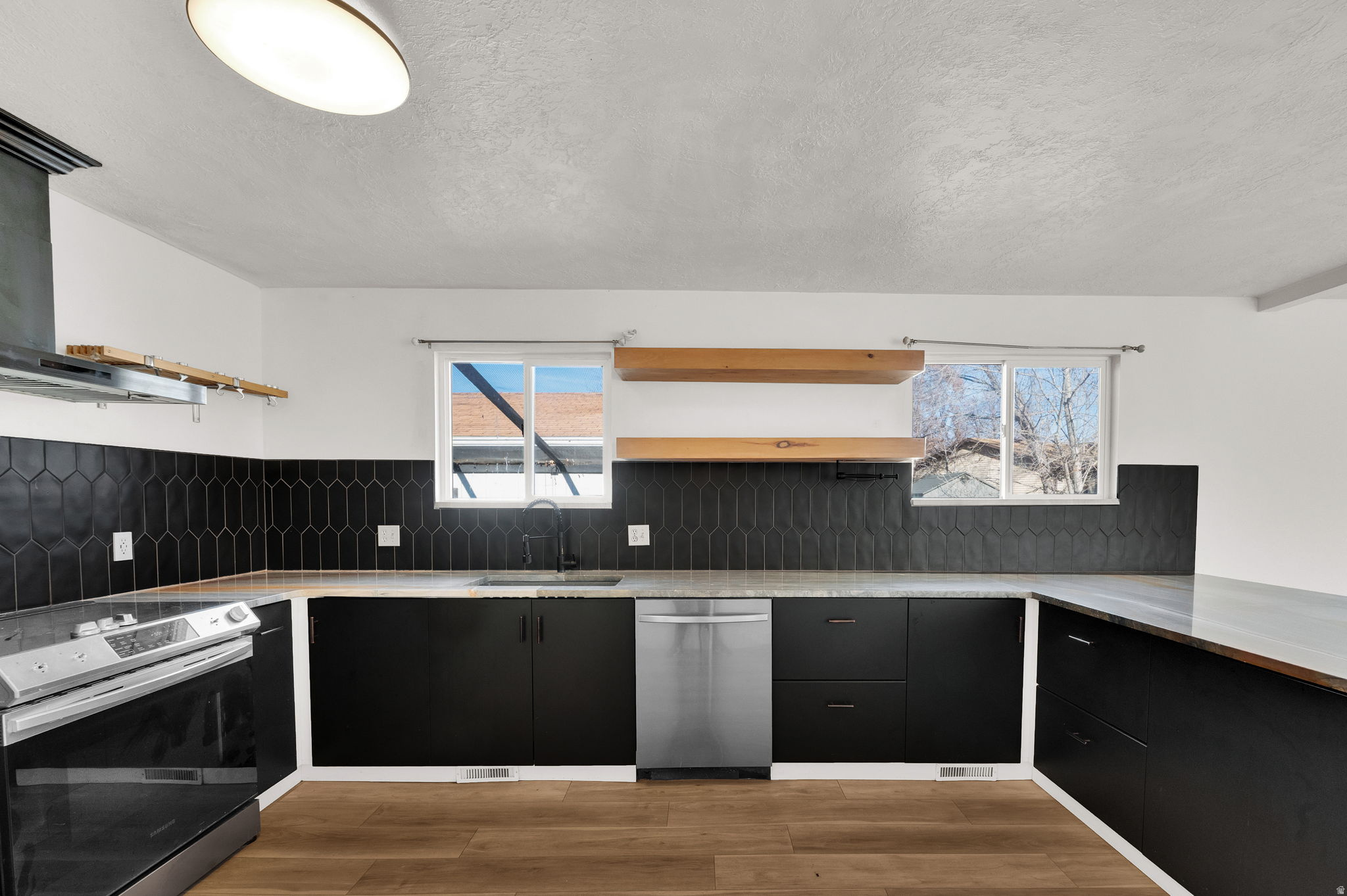 WILLOW VIEW - Residential