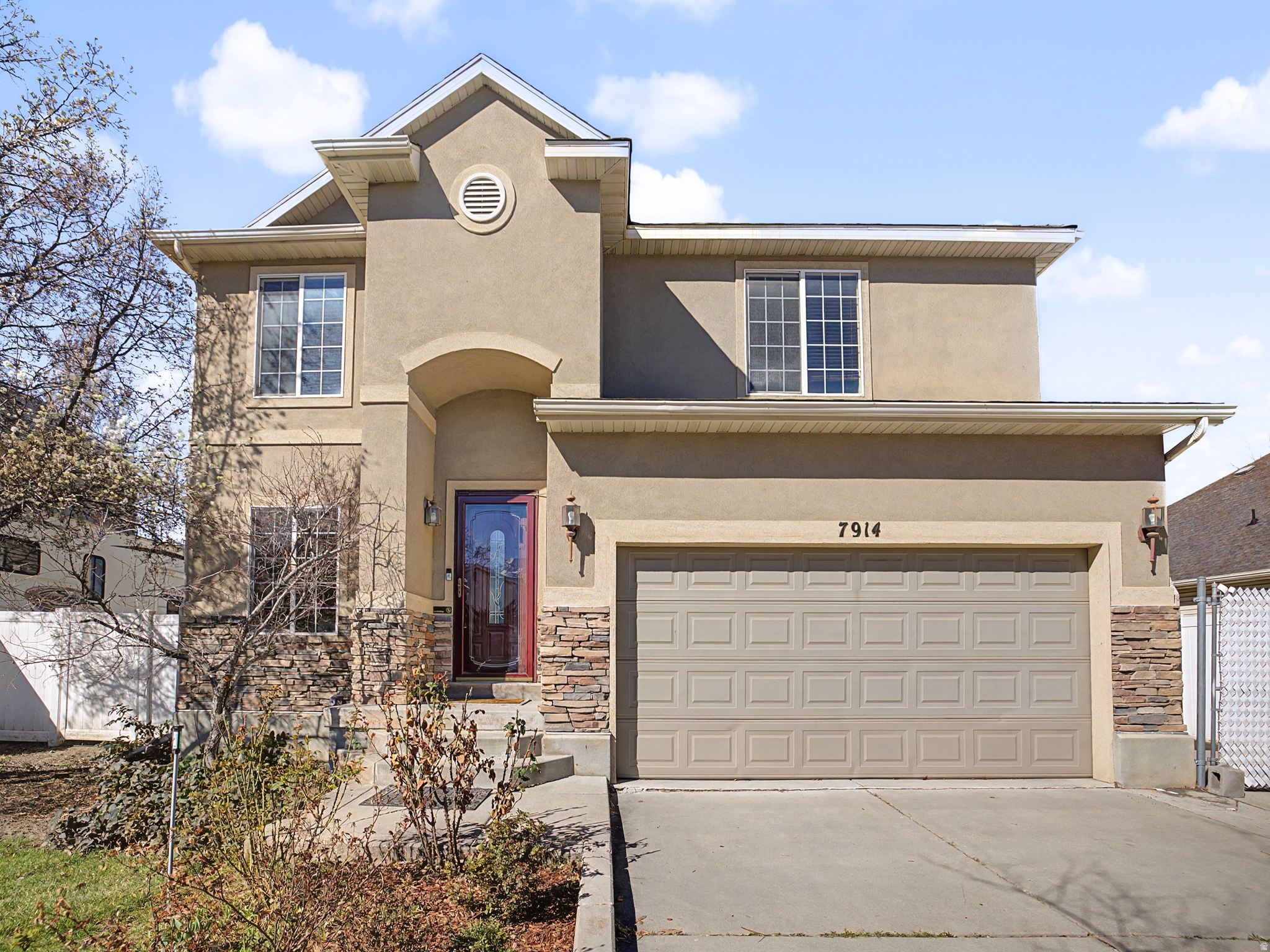 THE PINES - Residential