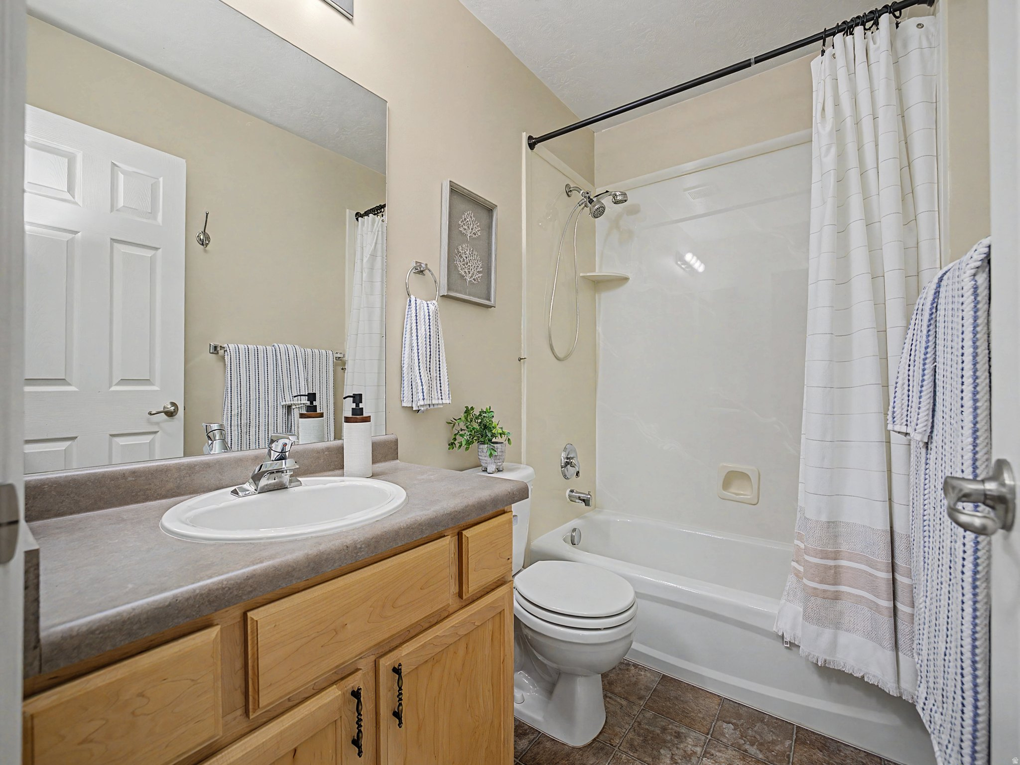 THE PINES - Residential