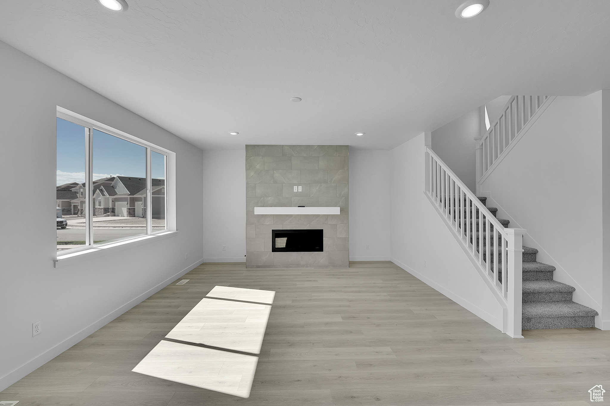 PONY EXPRESS ESTATES - Residential