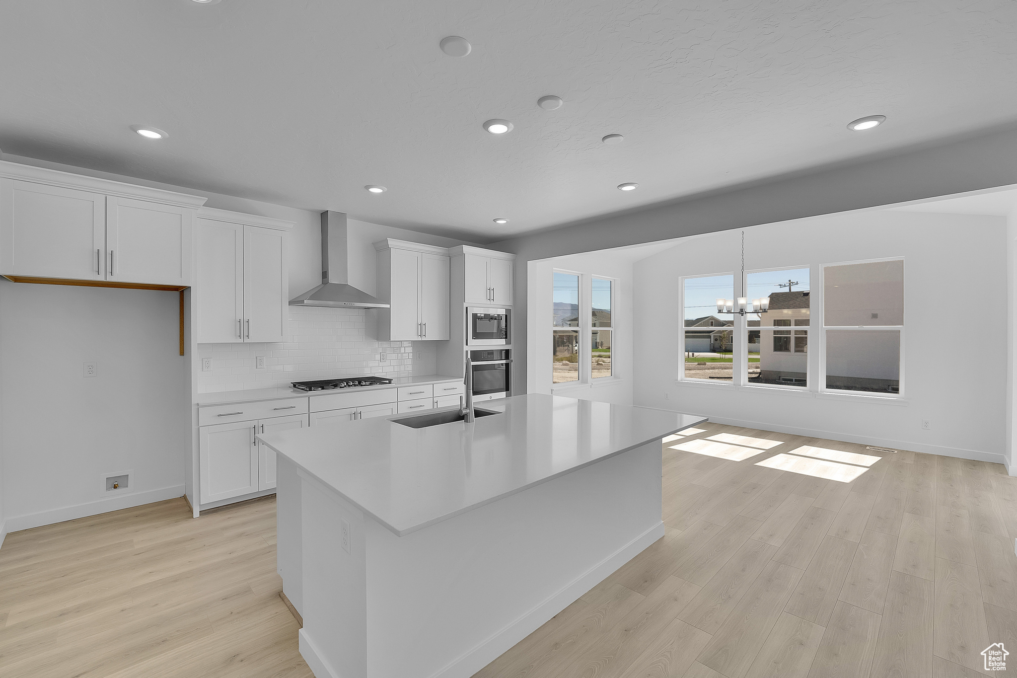 PONY EXPRESS ESTATES - Residential