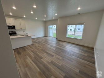 651 W 575 N