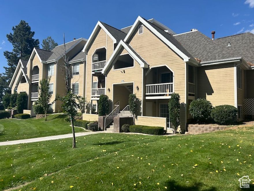 THE WATERSIDE CONDOMINIUMS IS A BEAUTIFUL COMMUNITY IN A GREAT LOCATION.  ONLY MINUTES AWAY FROM THE MOUNTAINS, HIKING, BIKING AND SKIING.  WALMART IS WITHIN WALKING DISTANCE AND IN AND OUR BURGER ACROSS THE STREET.  OWNER AGENT,  THERE IS ALSO A 150 SQU FOOT LOFT.  THIS HAS BEEN A RENTAL AND COULD USE A LITTLE LOVE BUT IT SHOWS OK.  SELLER WILLING CONTRIBUTE $5000 TOWARD PROPERTY IMPROVEMENTS OR CLOSING COSTS. THIS LISTING INFORMATION IS RELIABLE BUT NOT GUARATEED, PLEASE DO YOUR OWN RESEARCH.