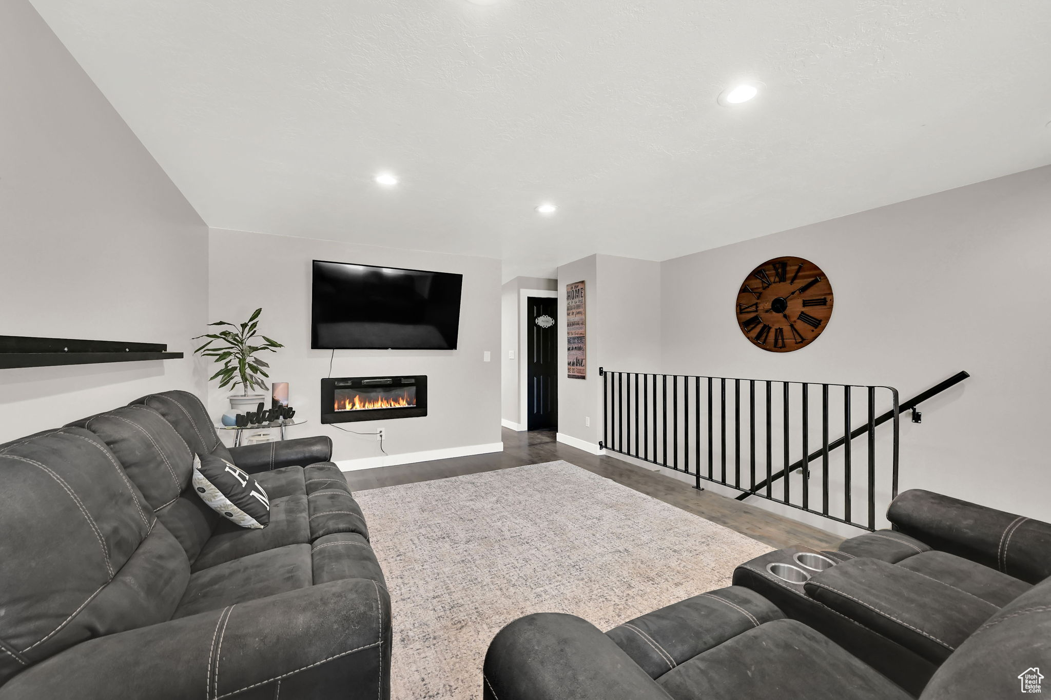 Washington Terrace, Utah 84405, United States, 6 Bedrooms Bedrooms, ,3 BathroomsBathrooms,Residential,Active,152056