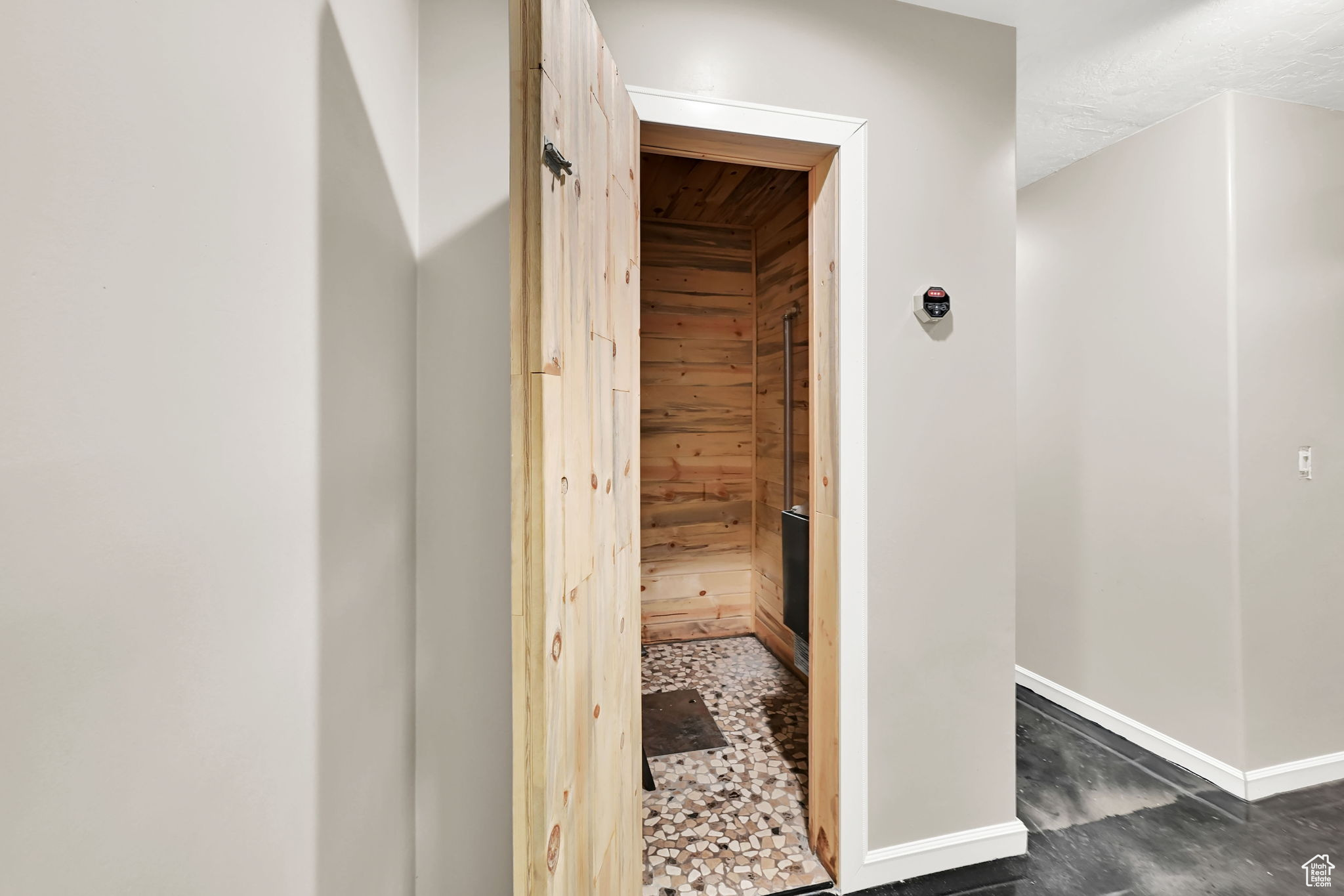 Washington Terrace, Utah 84405, United States, 6 Bedrooms Bedrooms, ,3 BathroomsBathrooms,Residential,Active,152056