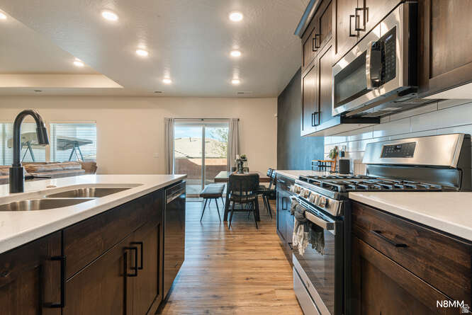 WARNER GATEWAY PH 2 - Residential