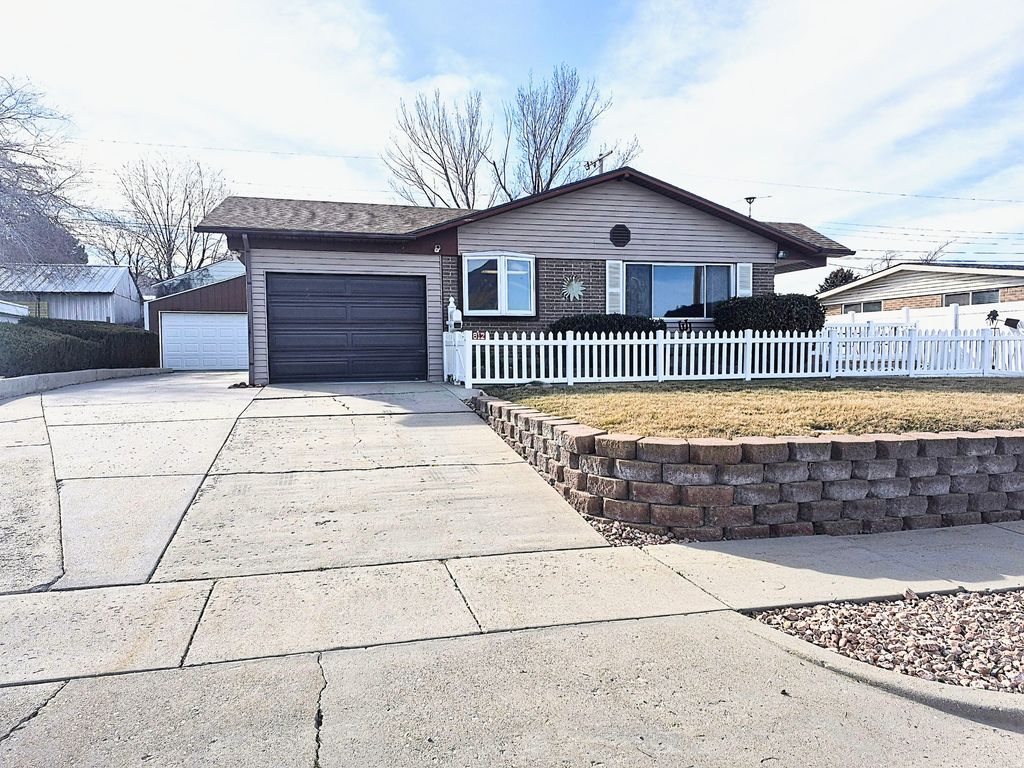 Photo of 812 E 500 N, Tooele, UT 84074 (MLS # 2135971)