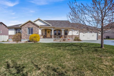 Photo of 639 E 590 N, Smithfield, UT 84335 (MLS # 2146421)