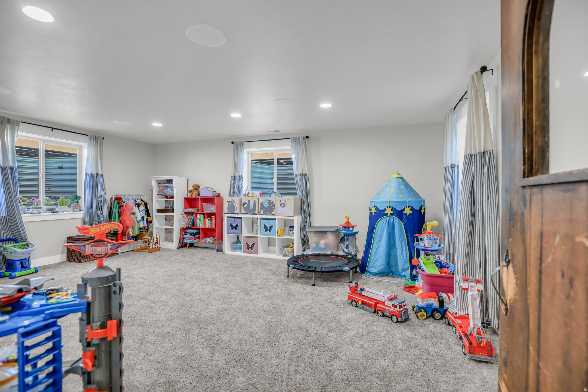 SUMMIT RIDGE - Residential