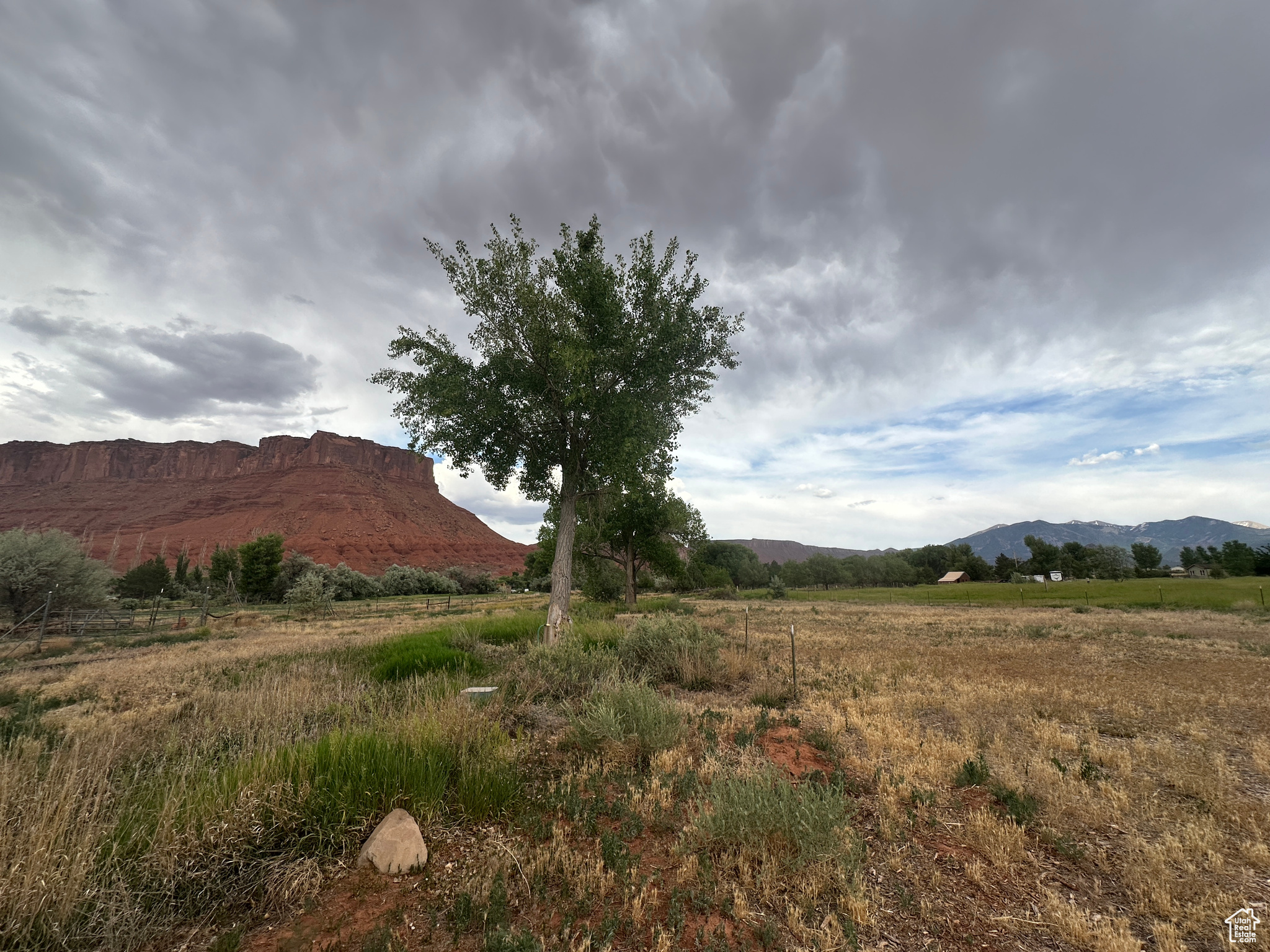 CASTLE VALLEY RIVER RANCHOS - Residential