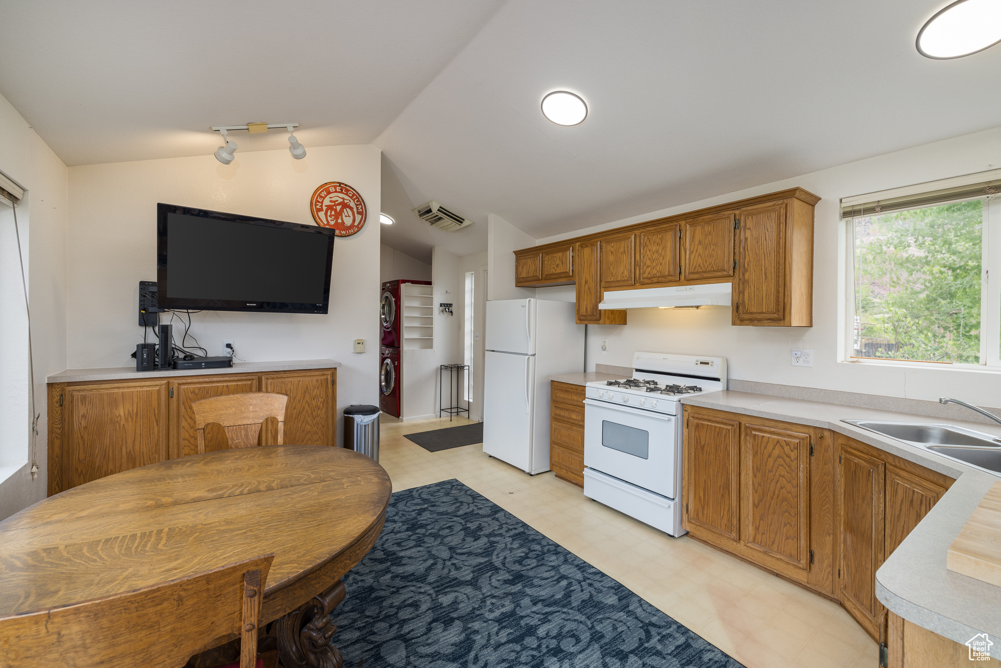 CASTLE VALLEY RIVER RANCHOS - Residential