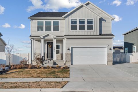 Photo of 3383 N BLUE JAY DR, Eagle Mountain, UT 84005 (MLS # 2132923)