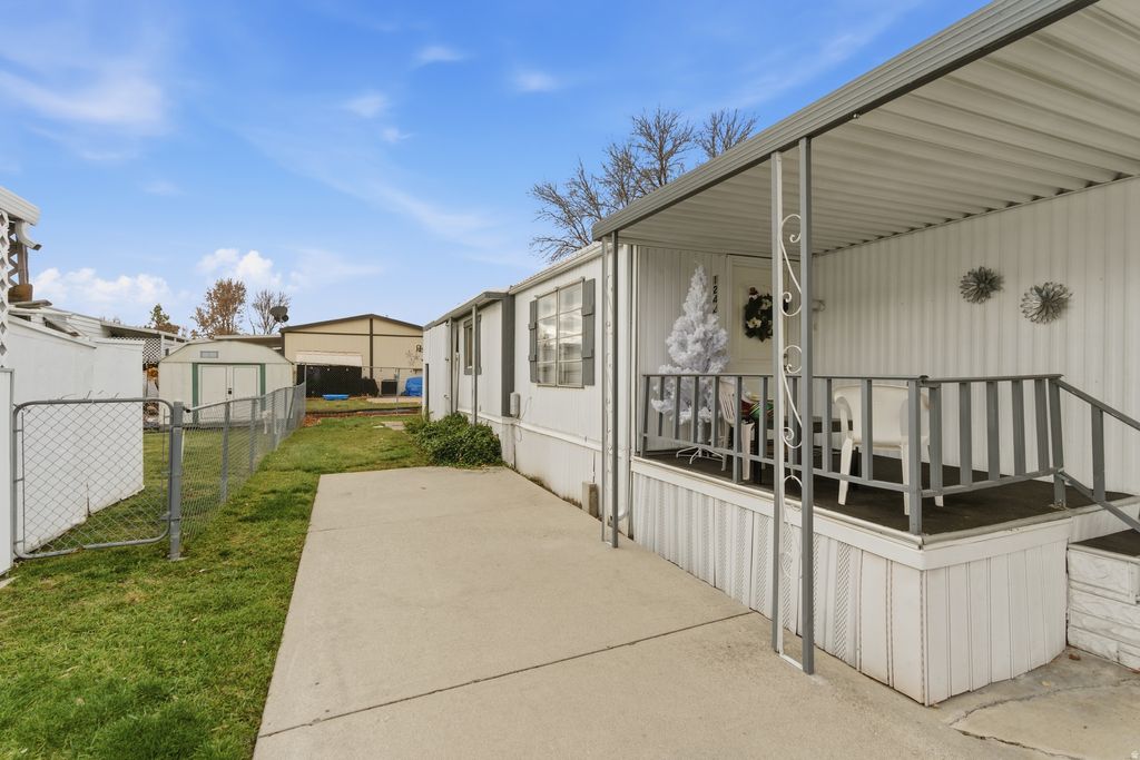 Photo of 1242 E EL SENDERO CIR, Salt Lake City, UT 84117 (MLS # 2126252)