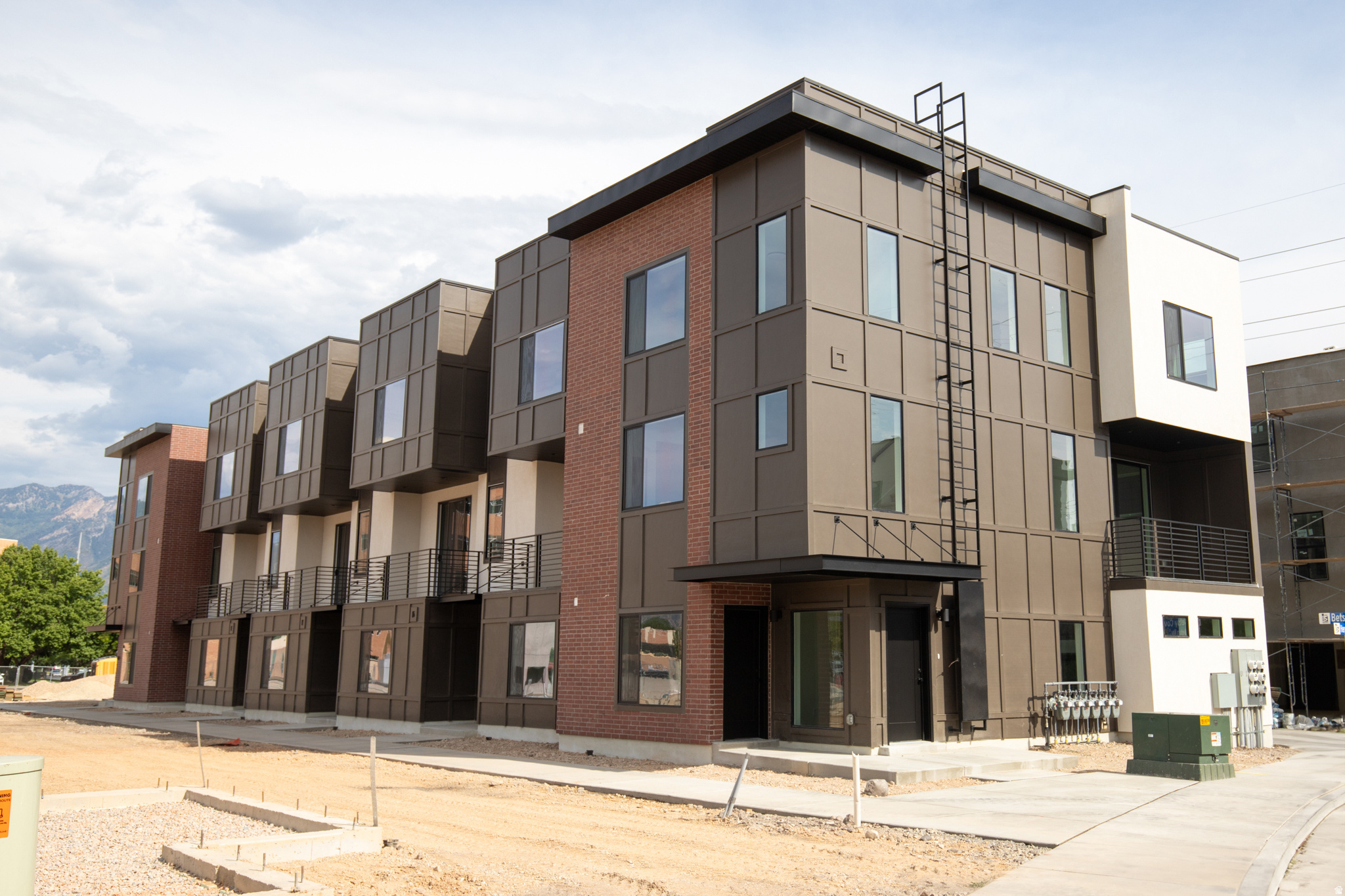 THE MONROE - Residential