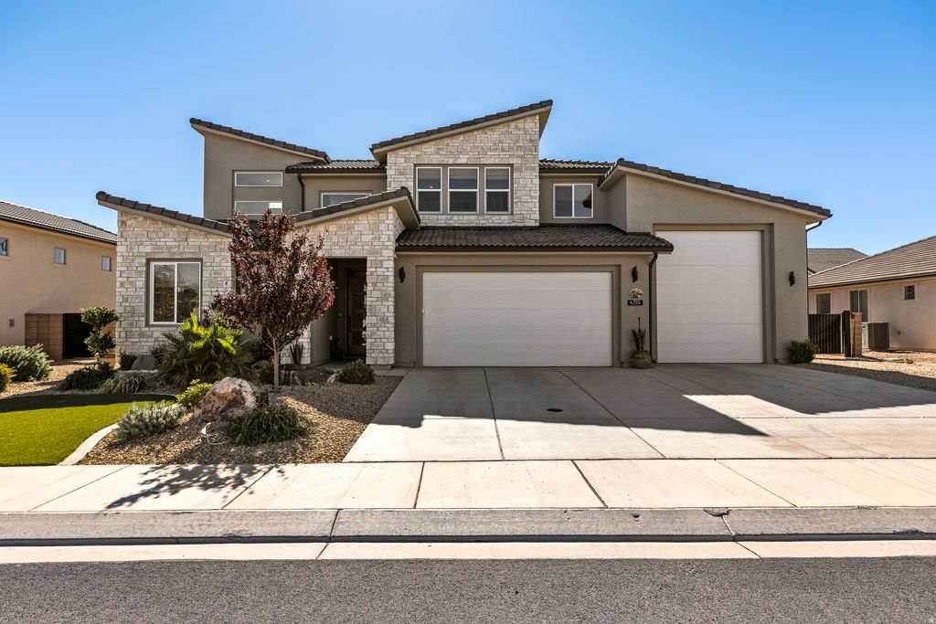 Photo for 4705 W 2820 S, Hurricane, UT 84737 (MLS # 2120388)