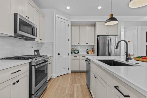 Tiny photo for 4705 W 2820 S, Hurricane, UT 84737 (MLS # 2120388)