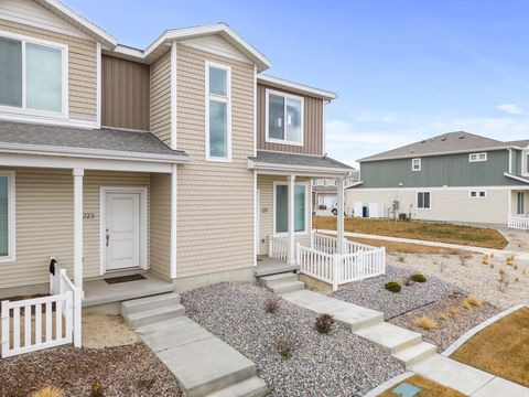 Tiny photo for 227 N RIVERSIDE DR, Saratoga Springs, UT 84045 (MLS # 2137976)