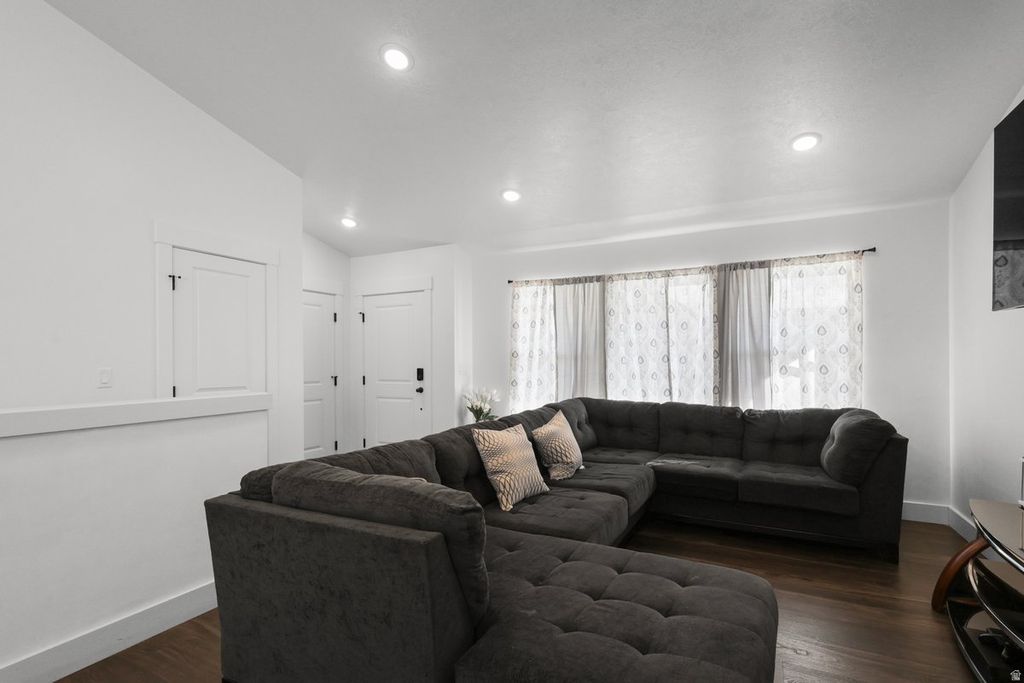 Photo of 569 N 770 W, Smithfield, UT 84335 (MLS # 2133037)