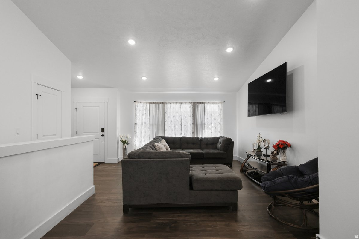 FOX MEADOWS - Residential