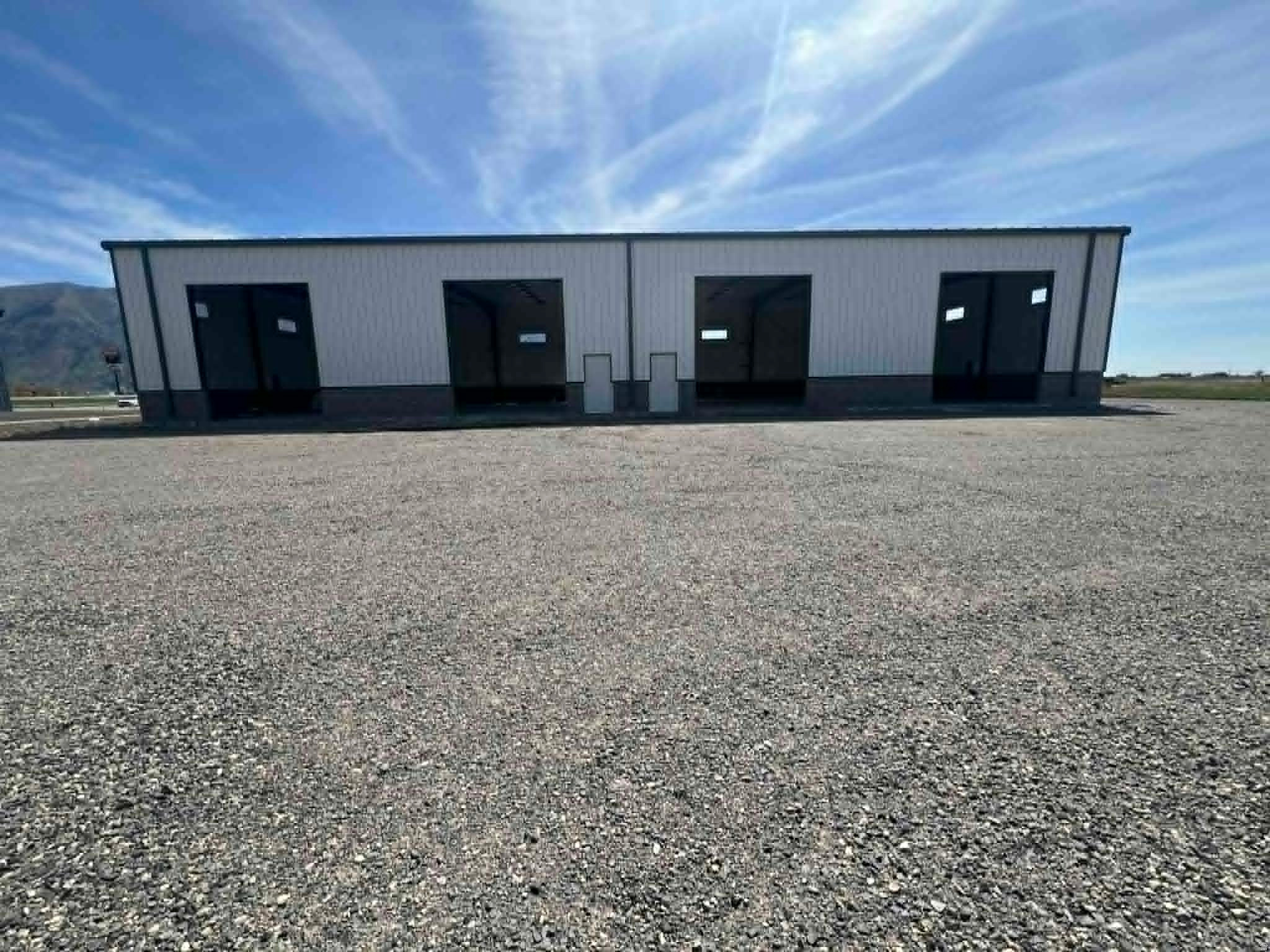 ELWOOD CROSSING - Commercial Lease