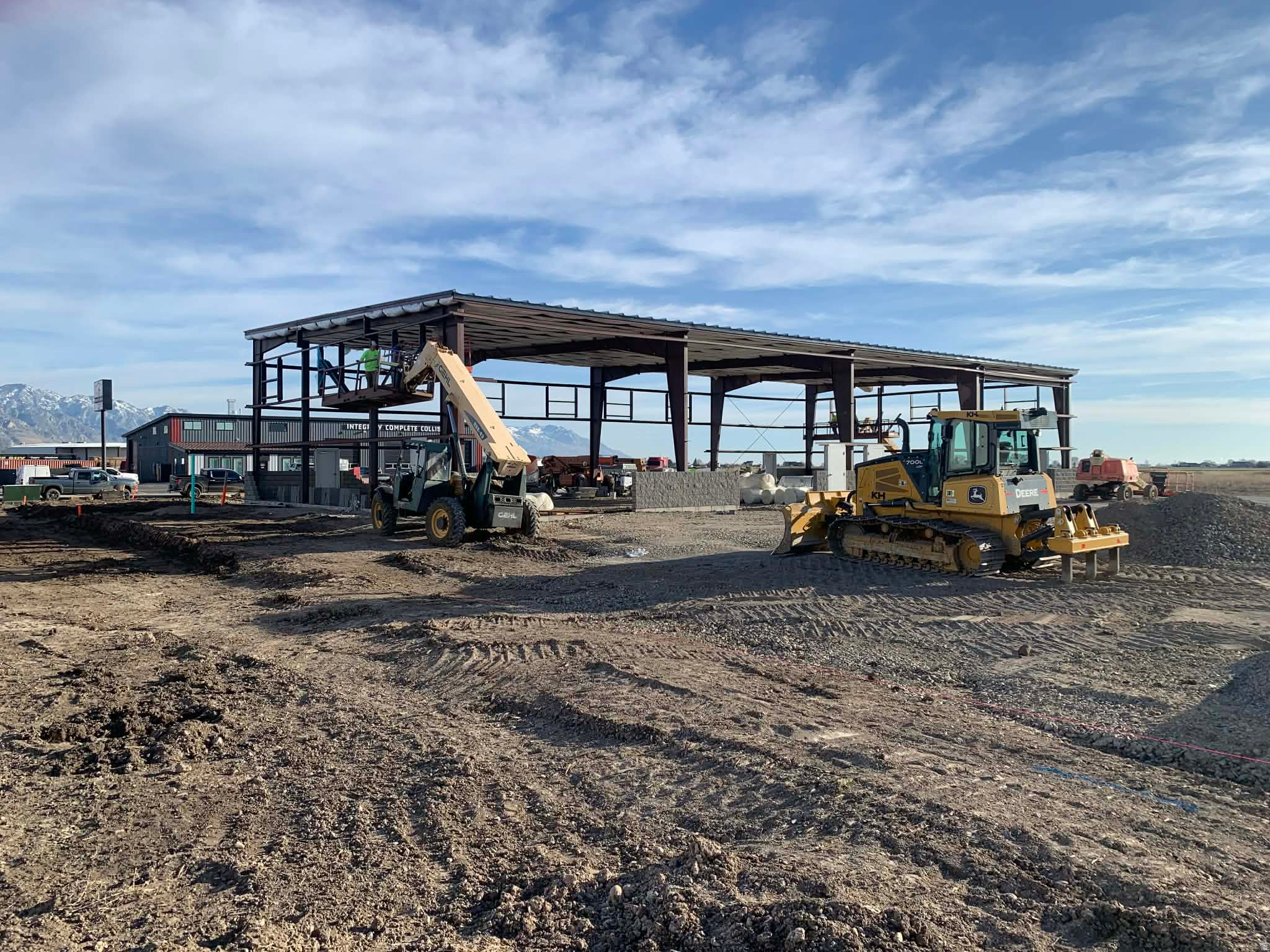 ELWOOD CROSSING - Commercial Lease