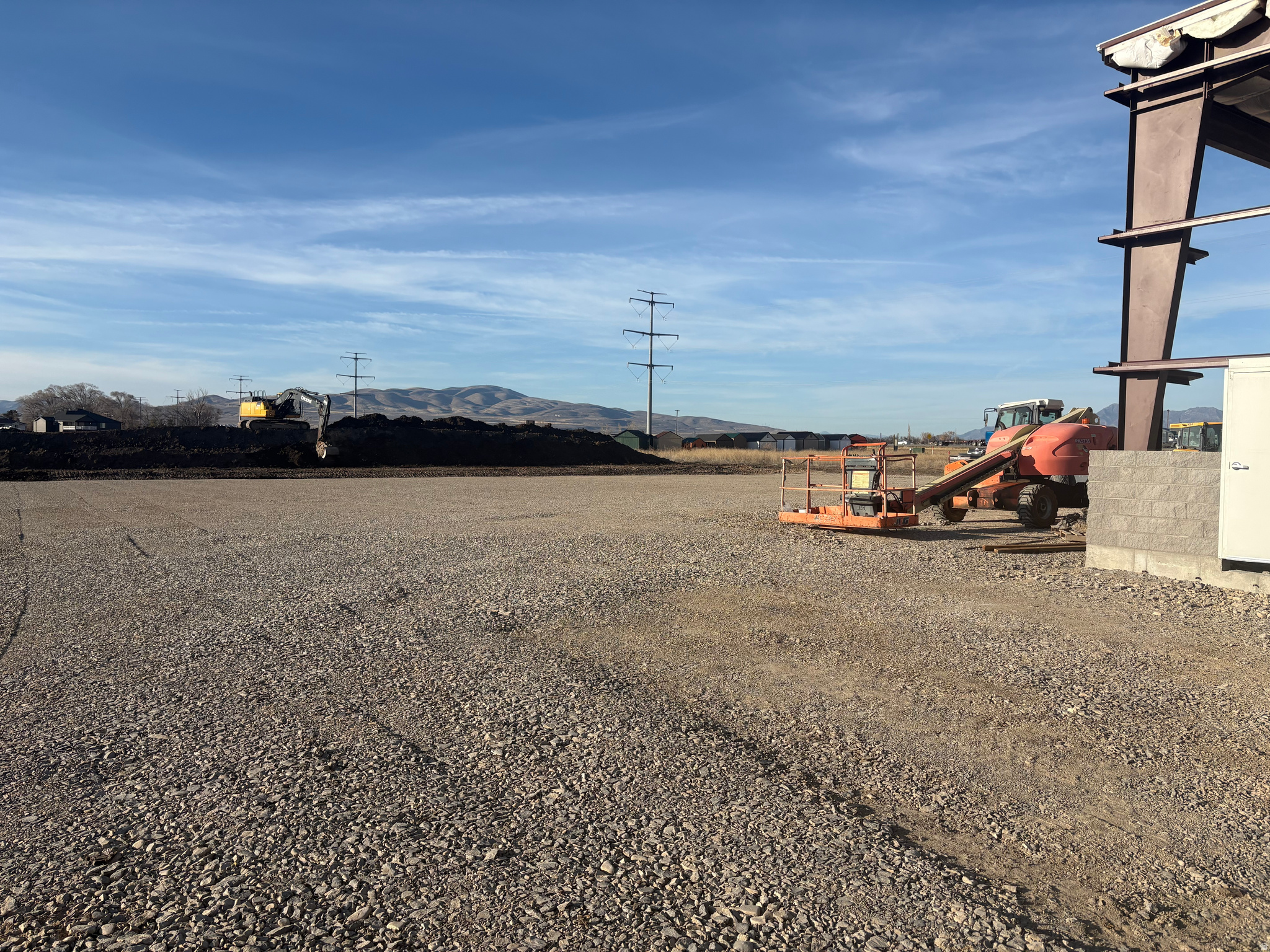 ELWOOD CROSSING - Commercial Lease