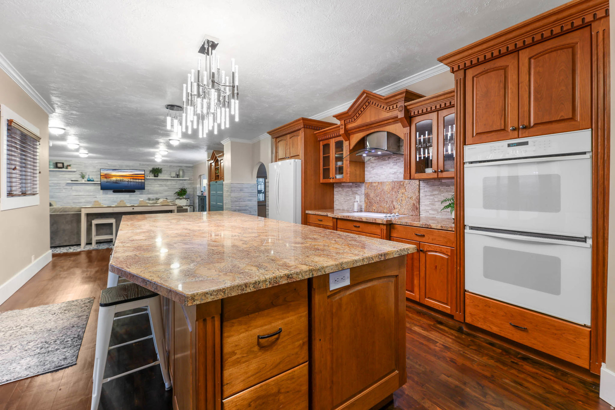 DIMPLE DELL RANCHETTES - Residential