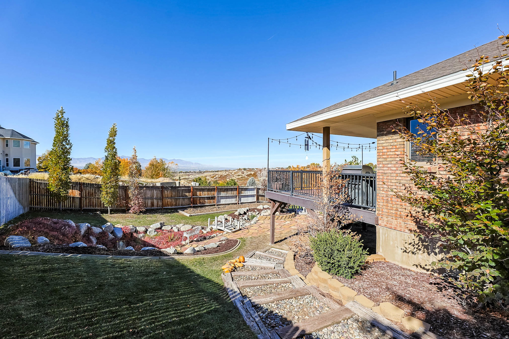 DIMPLE DELL RANCHETTES - Residential