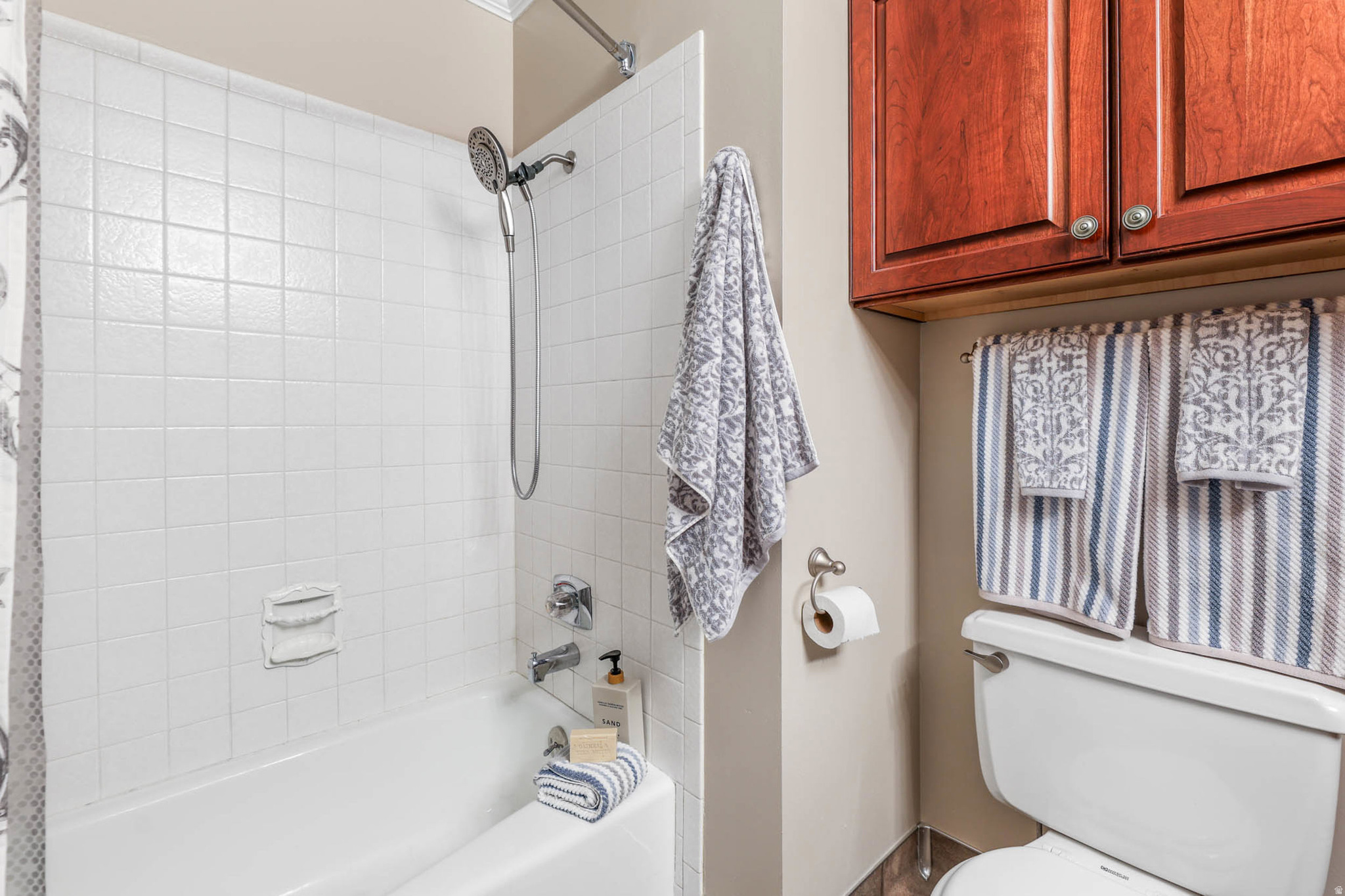 DIMPLE DELL RANCHETTES - Residential