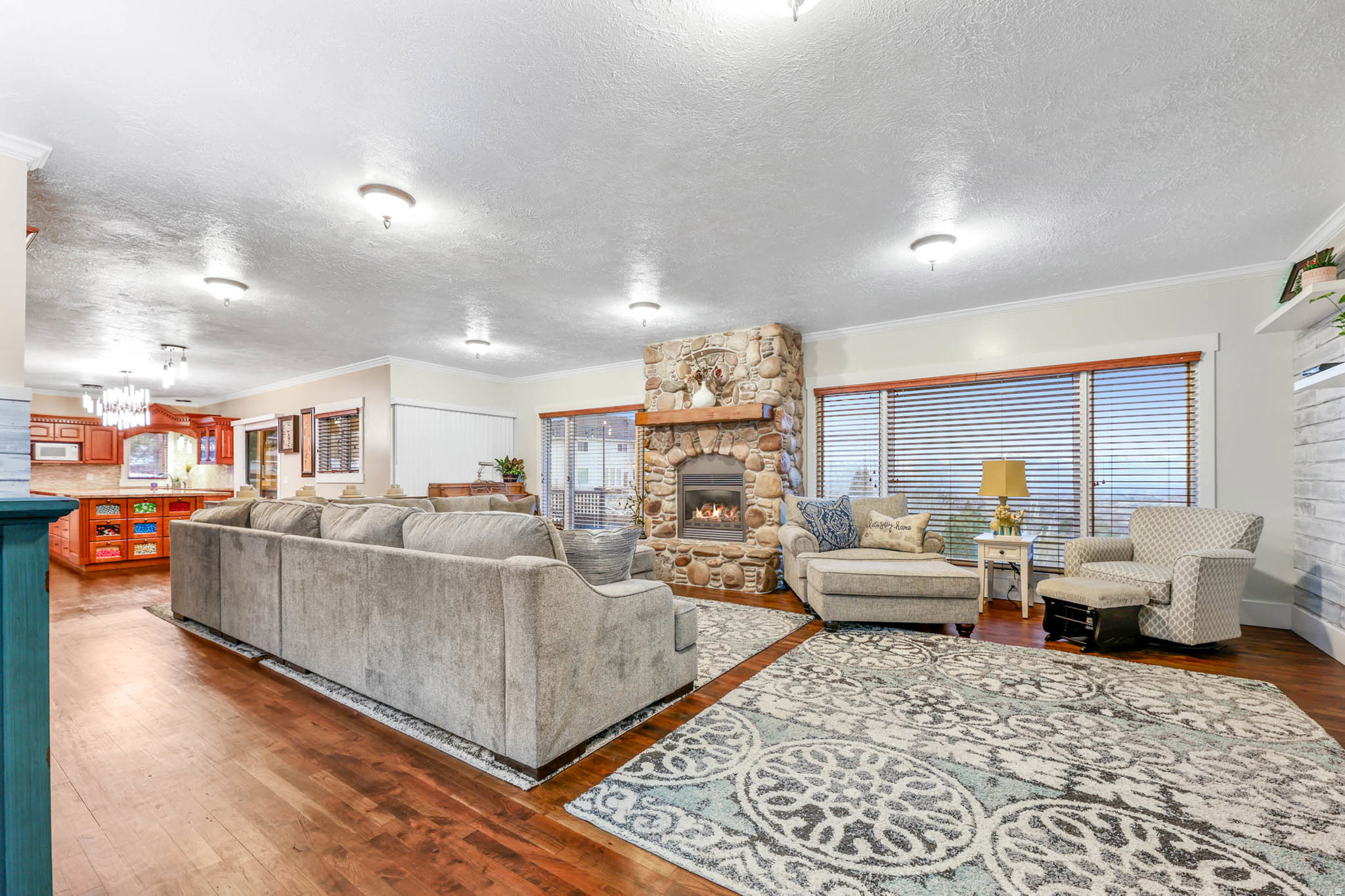 DIMPLE DELL RANCHETTES - Residential