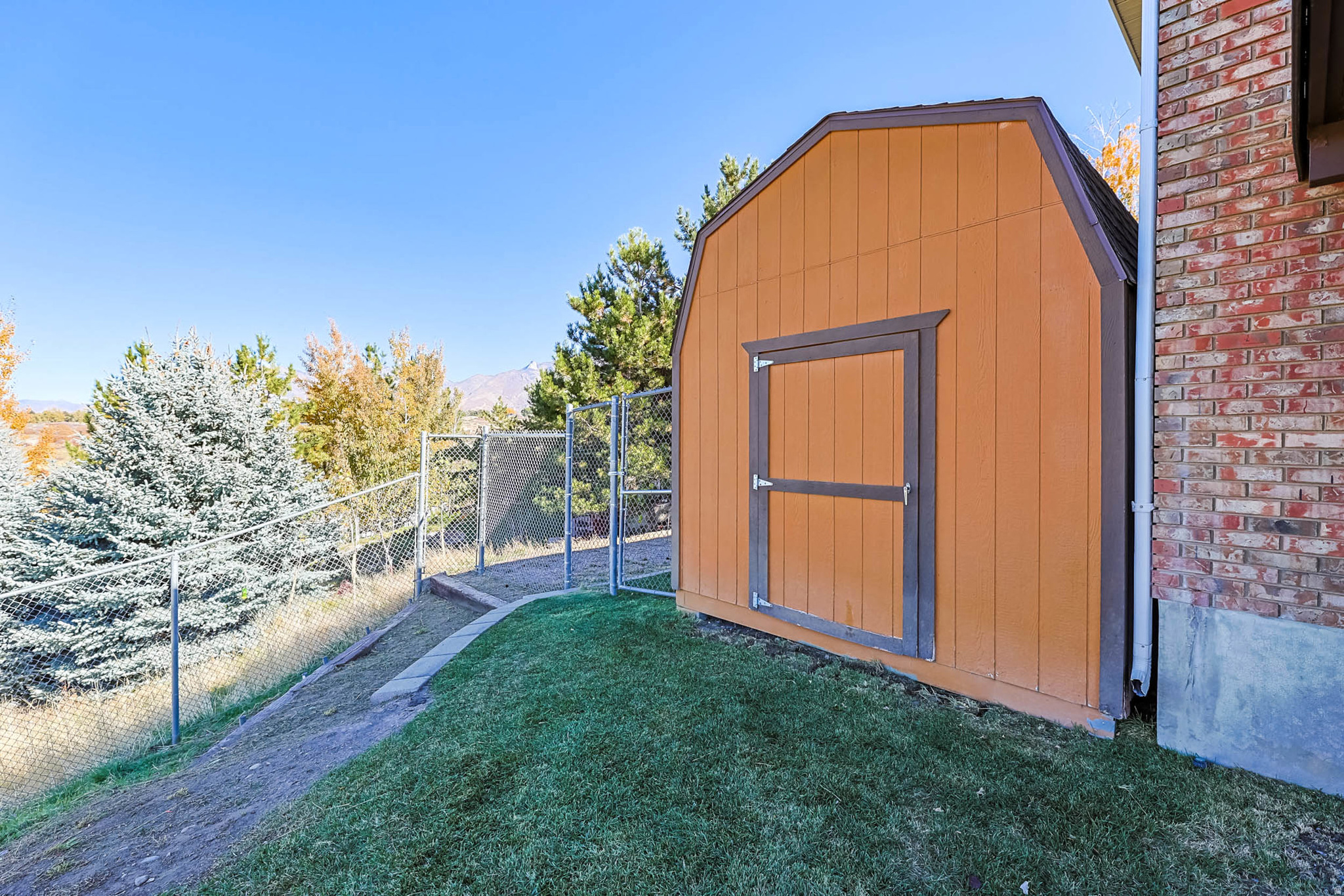 DIMPLE DELL RANCHETTES - Residential