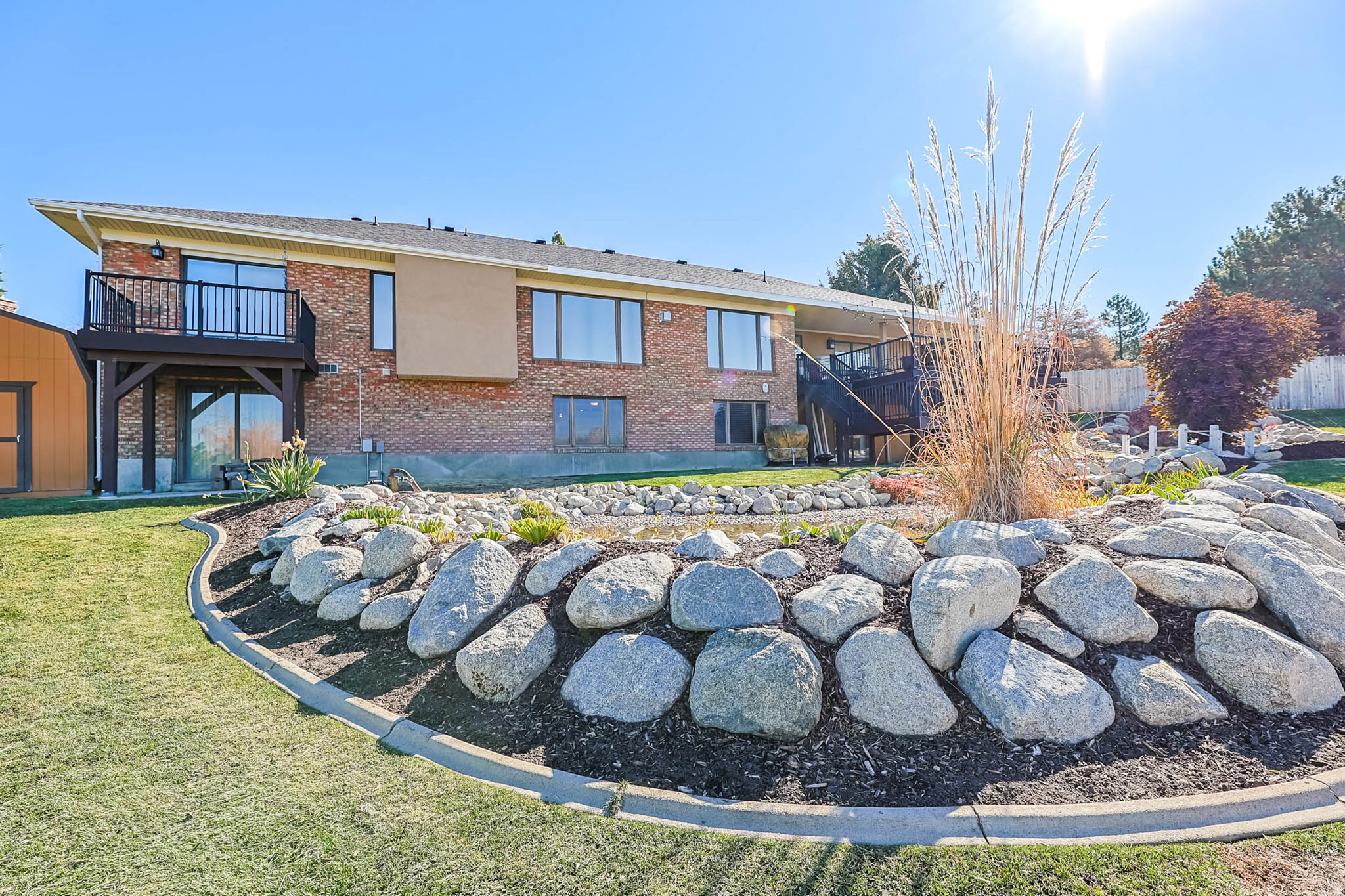 DIMPLE DELL RANCHETTES - Residential