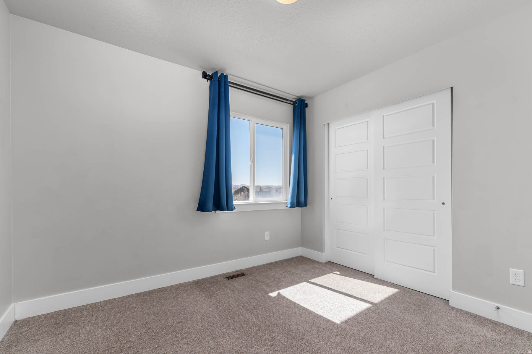 THANKSGIVING MEADOWS - Residential