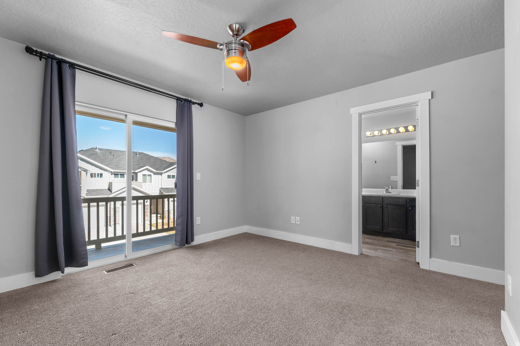 THANKSGIVING MEADOWS - Residential