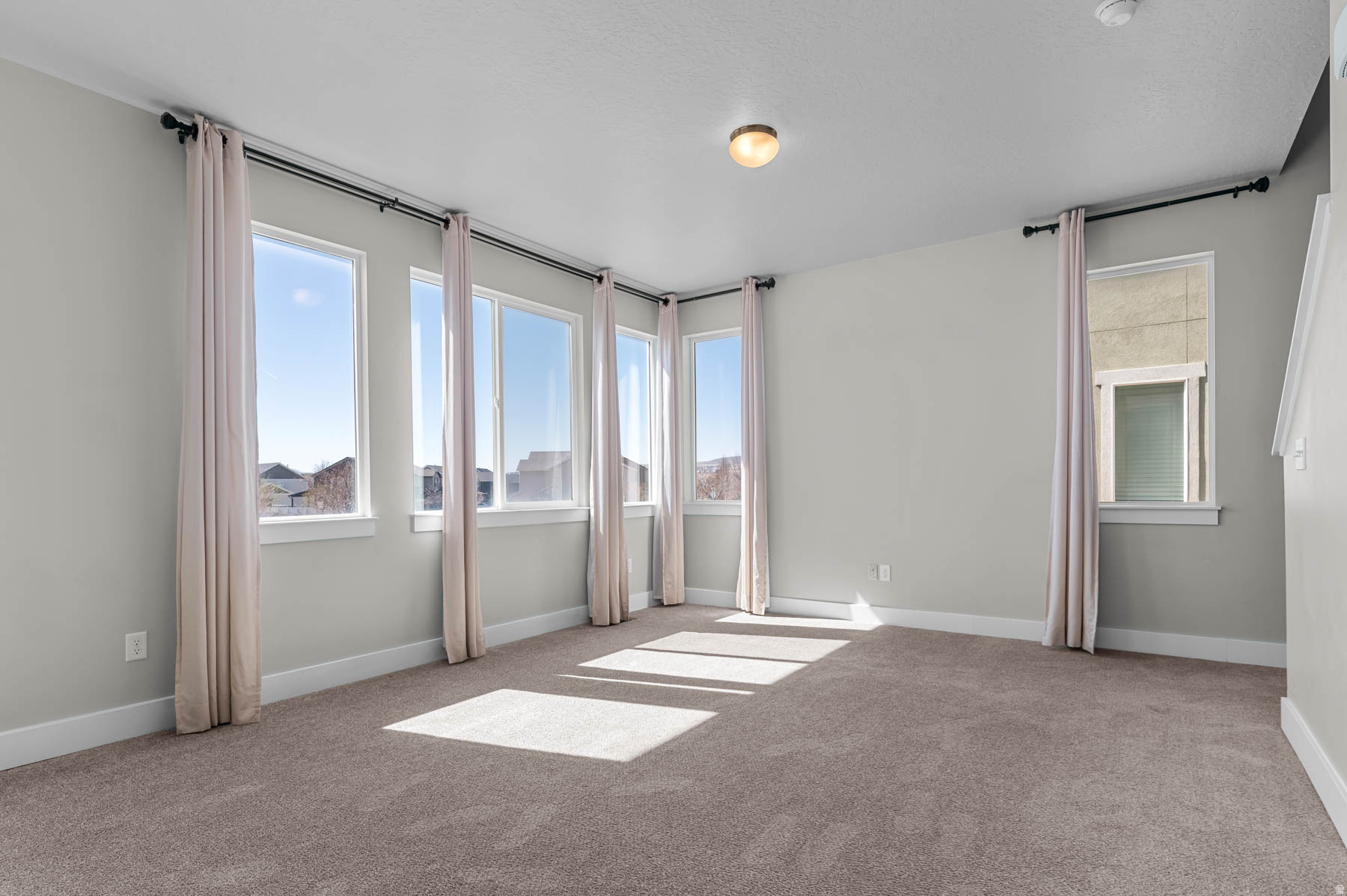 THANKSGIVING MEADOWS - Residential