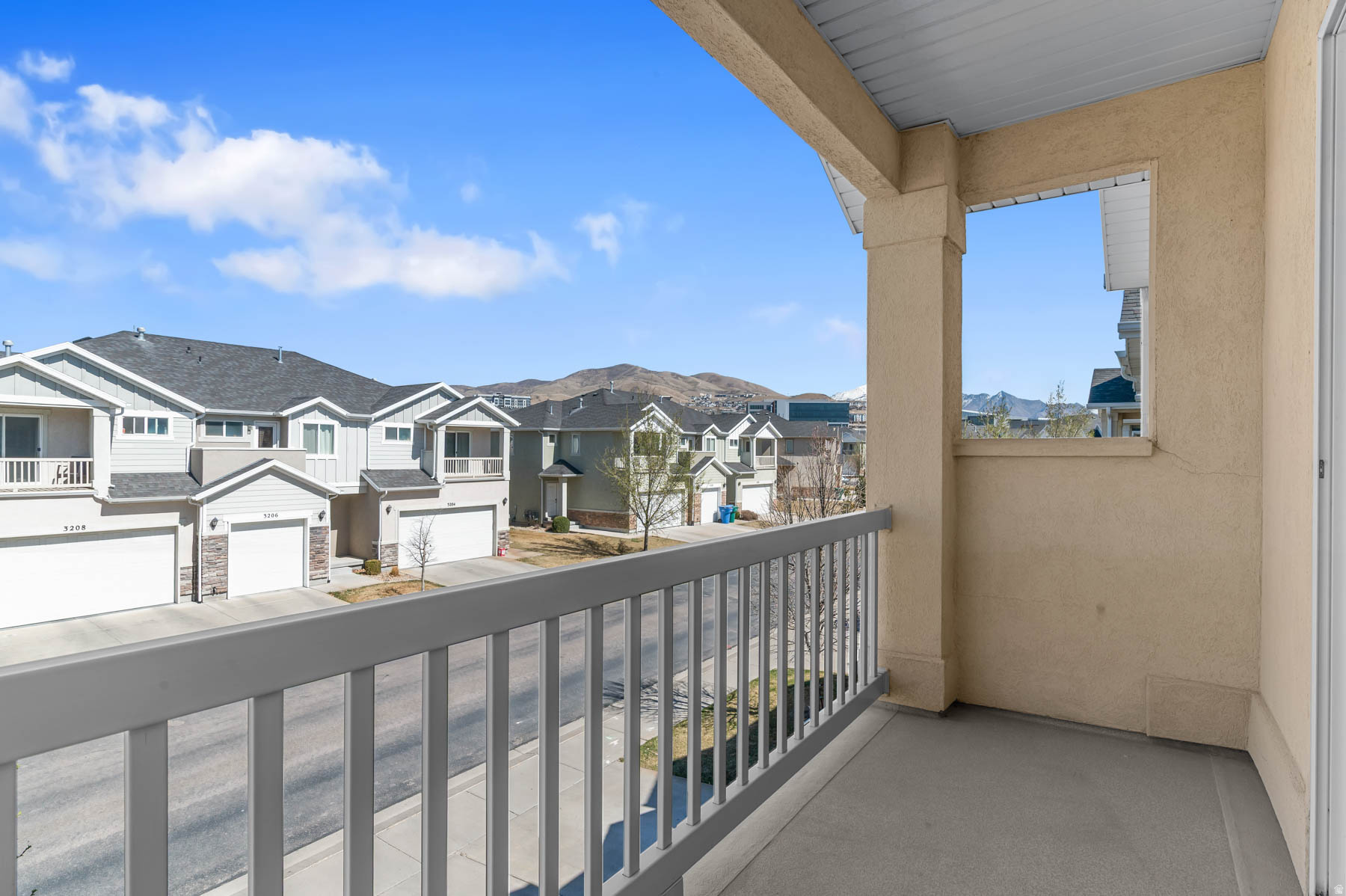 THANKSGIVING MEADOWS - Residential