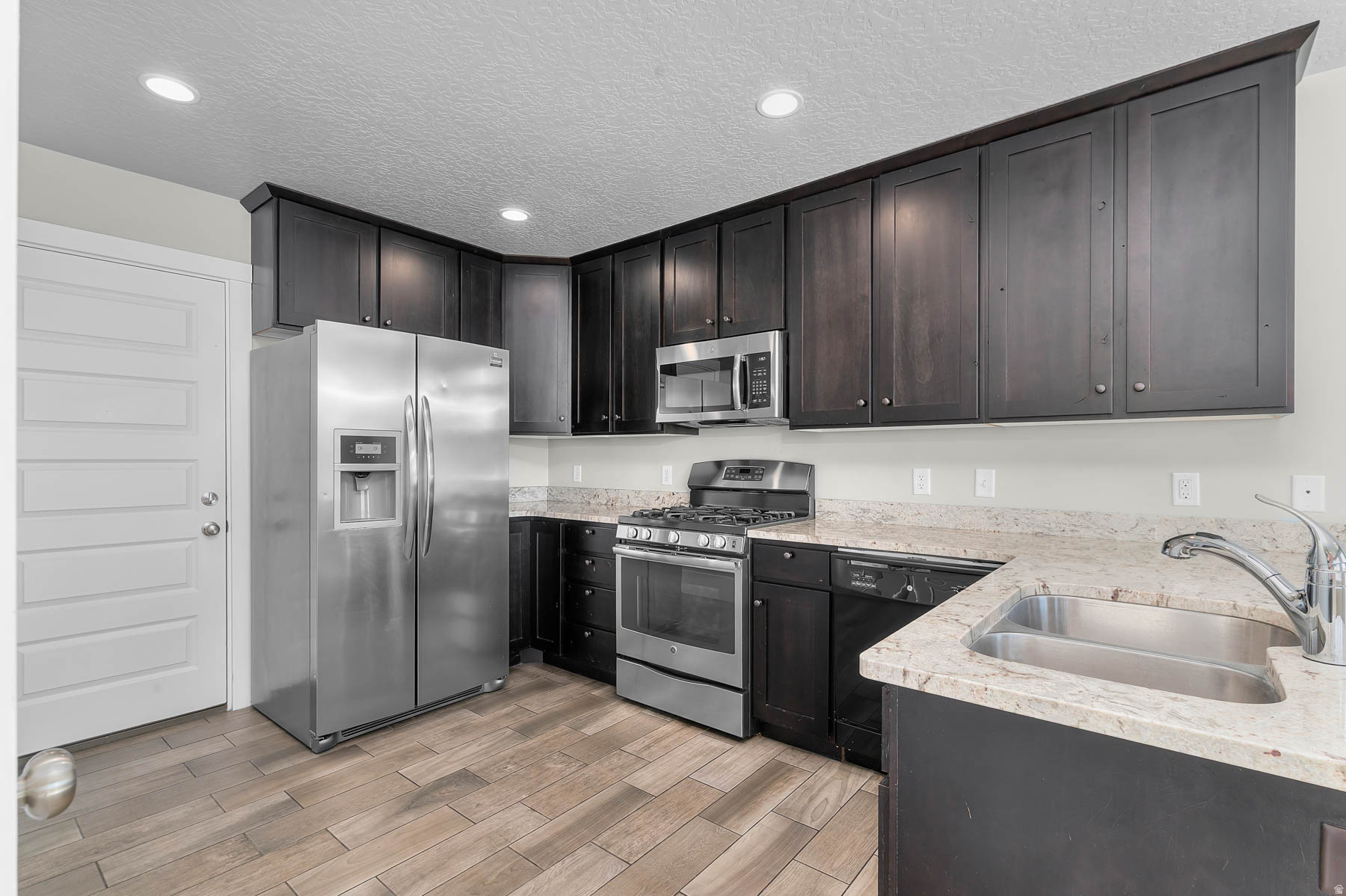 THANKSGIVING MEADOWS - Residential