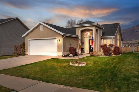 Photo of 108 W 1875 N, North Ogden, UT 84414 (MLS # 2123148)