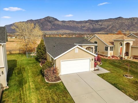 Tiny photo for 108 W 1875 N, North Ogden, UT 84414 (MLS # 2123148)