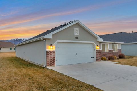Tiny photo for 1155 S GRACE WAY, Layton, UT 84041 (MLS # 2144996)