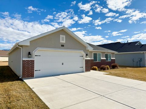 Tiny photo for 1155 S GRACE WAY, Layton, UT 84041 (MLS # 2144996)