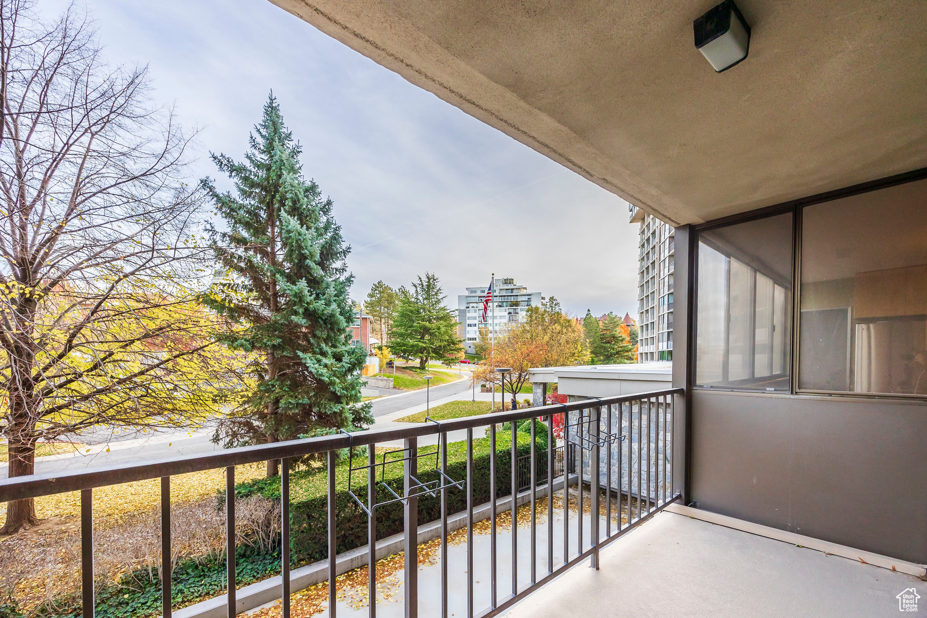 ZIONS SUMMITT - Residential