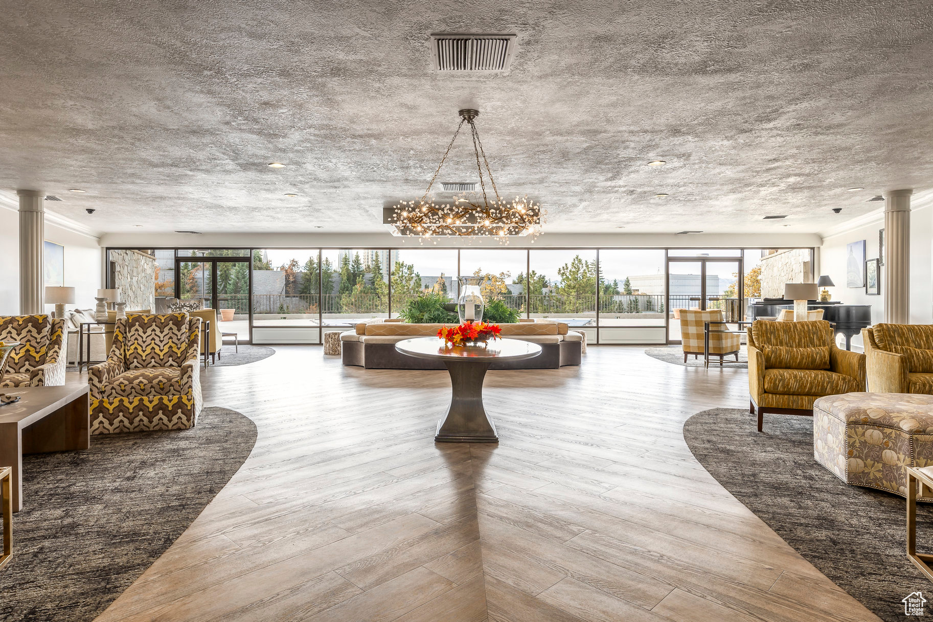 ZIONS SUMMITT - Residential