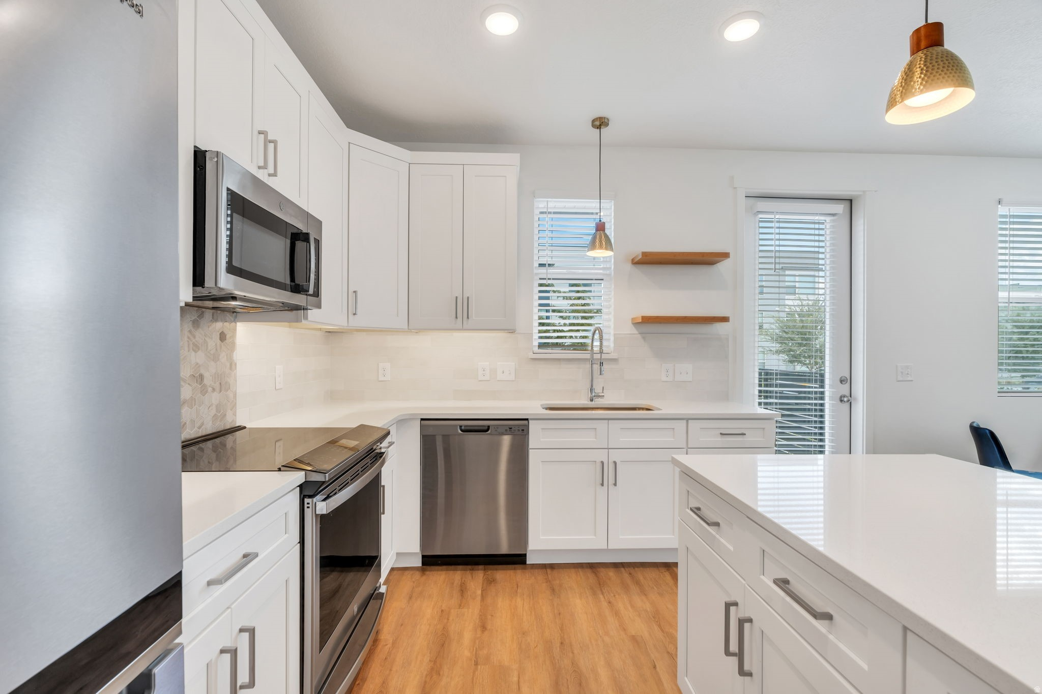 DAYBREAK - Residential